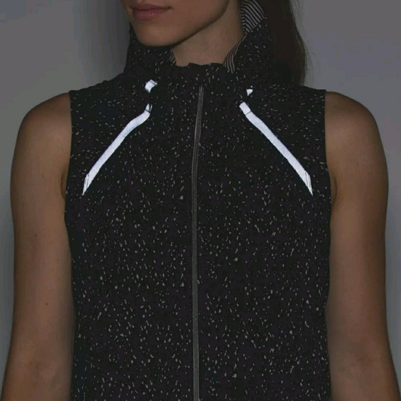 Lululemon Go The Distance Vest size 6 - Picture 6 of 7